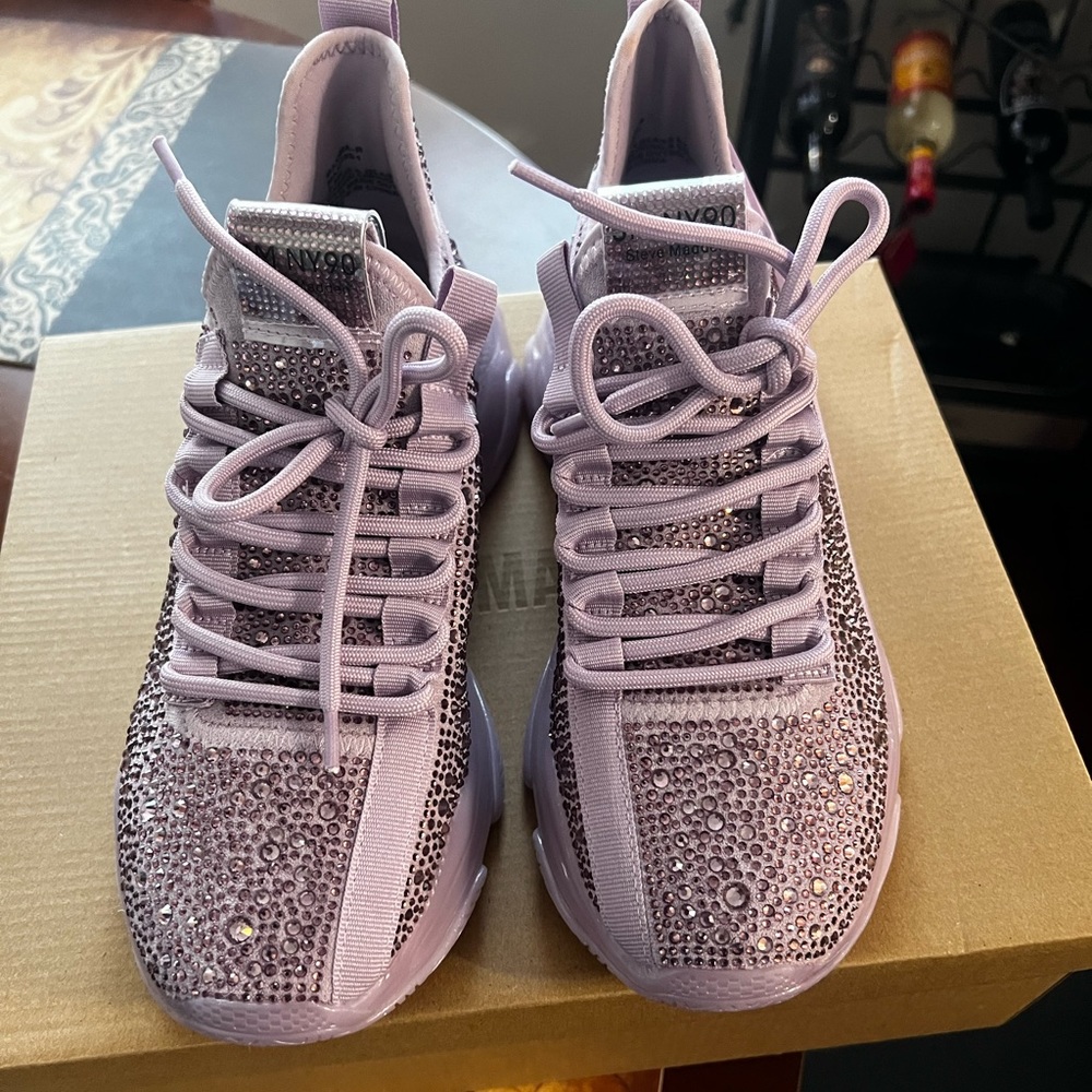 Steve Madden really cute sneakers